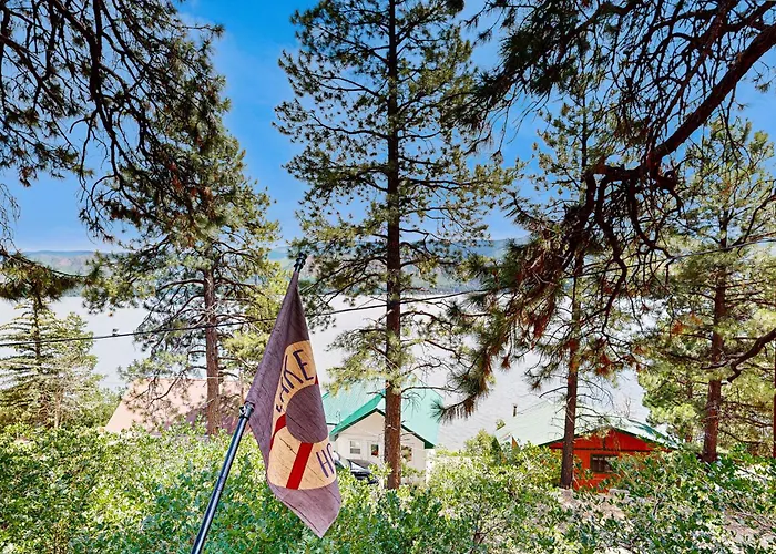 Lakefront Cabin Retreat